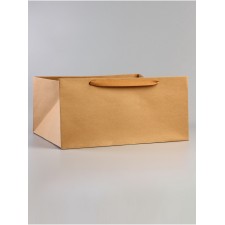 A packet for a cake, with a wide bottom of 40 x 40 x 19.5 cm, craft
