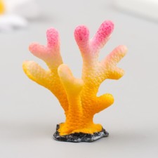 Figure for Florarium Polystone 