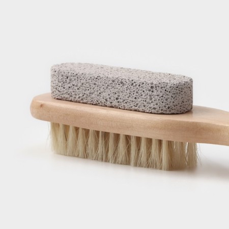 Body brush with a handle of a share, natural bristles