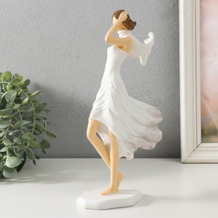 Souvenir Polystone "Girl with a scarf. Wind" 12.5x7x25.5 cm-3