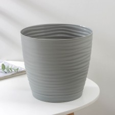 Pot with the pallet 