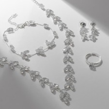 Set 4 objects: earrings, necklaces, bracelet, skewers ring triliary, white color in silver