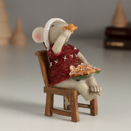 Souvenir Polystone "Mouse Stretch with ginger cookies" 7.5x4.5x9.5 cm-1