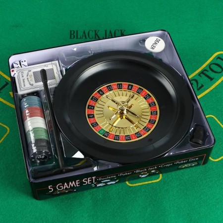 Poker, set for the game, (roulette, maps 54 pcs, chips with nom. 100 pcs, cubes 4 pcs, field) 33 x 29 s-2