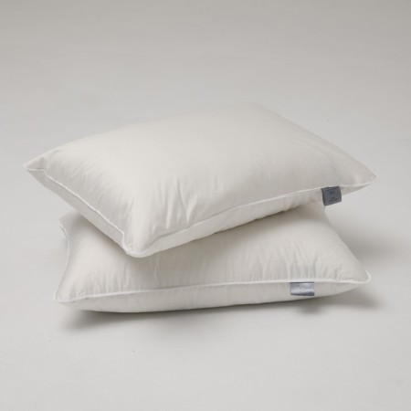 The pillow is medium three -core, size 50x70 cm, color mix-2