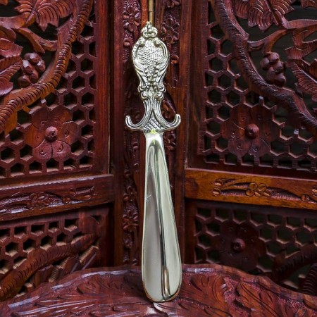 A spoon for shoes with a carved pen 25x5x1cm-1