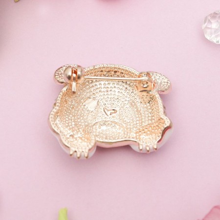 Panda brooch is cute, white color in gold-1