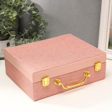 Casket to the leatherette for jewelry 