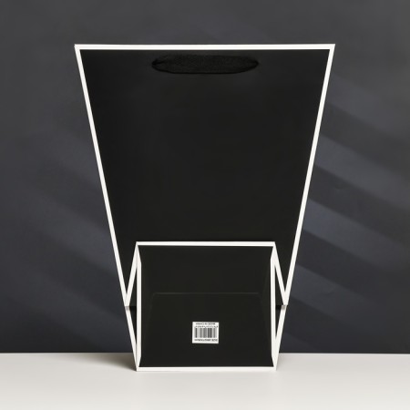 Flower packet 18 × 14 × 35 x 28 cm, black with a border-1