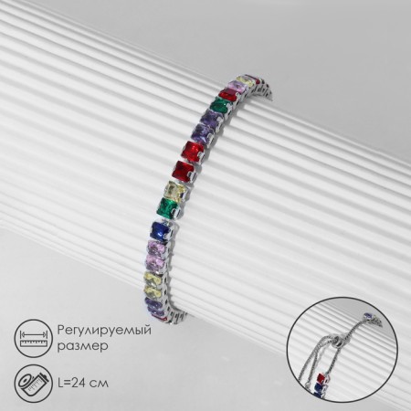 Bracelet with rhinestones "shine" on a puff, colored in silver