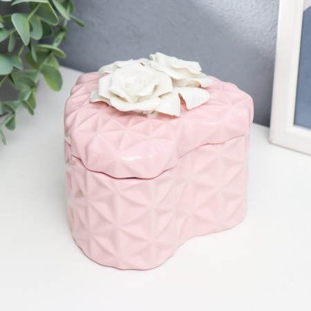 Coramics box "Three white roses. Geometry" heart pink 10x11x11 cm-3