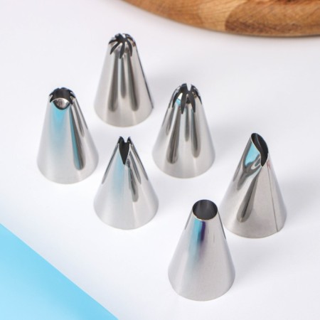 Confectionery set, 8 objects: bag, adapter, 6 nozzles d = 3 cm-2