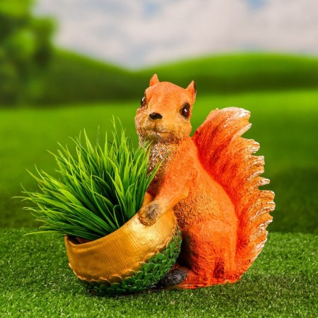 Garden figure "Squirrel with a feeder" 24x22cm