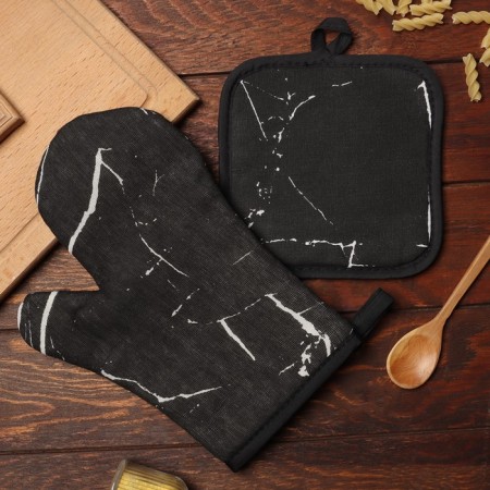Kitchen set 2 objects of the share color is black, a brush 17*17 cm, mittens 26*16 cm, 100% p/e