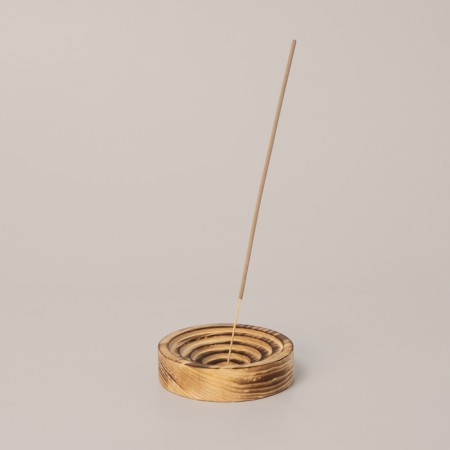 A solid cedar array stand, firing, 10 x2.5 cm