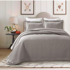 A set with a blanket 