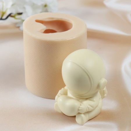 Silicone Mold "Big Cosmonaut" 9x7.5x6 cm-3