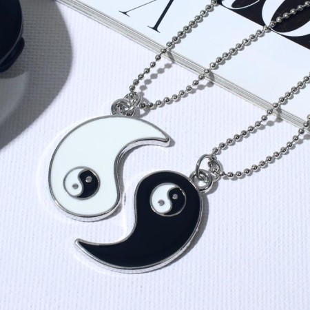 Kulons "Uzemkhniki" yin-yang, drops, black and white color in silver, 45 cm