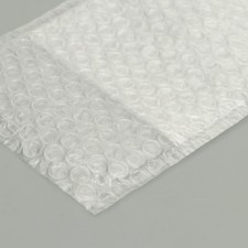 A package of runway with a valve, p/e, unpainted, 3 layers, 18 x 26 + 5 cm