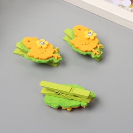 Decor for creativity wood, felt "clothespin. Chick with a flower" Set 3 pcs 1.8x3x5.1 cm 1047339-2