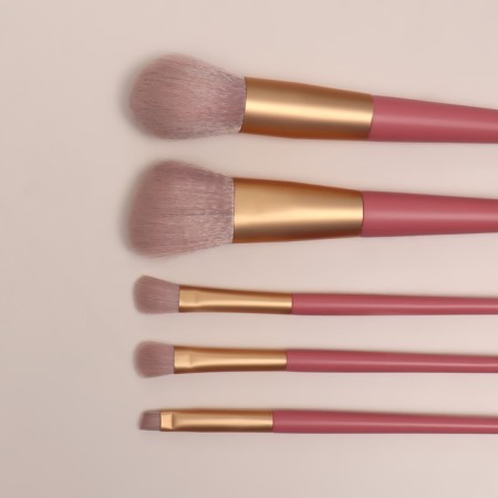 A set of makeup brushes, 5 objects, pink color-1