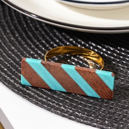 Candy napkin ring, 6.7 × 2.1 × 4.5 cm, rectangle, gold metal color