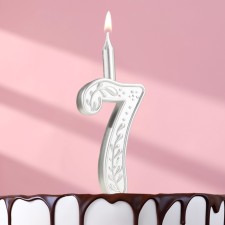 Candle for the Silver Pattern cake, number 