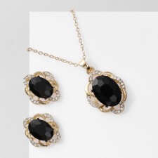 Set 2 objects: earrings, pendant 