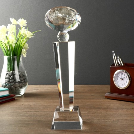 Souvenir glass "Stela of award - diamond" 24*7*7-2