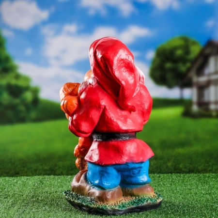 Garden figure "Gnome with mushrooms" Malaya 23x21x39 cm-1