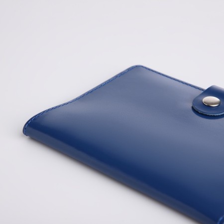 Passport cover on the button, the color is blue-3