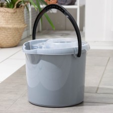 A bucket with an an ETNA pup, 9 l, 29 × 28 × 23.5 cm, the color is gray