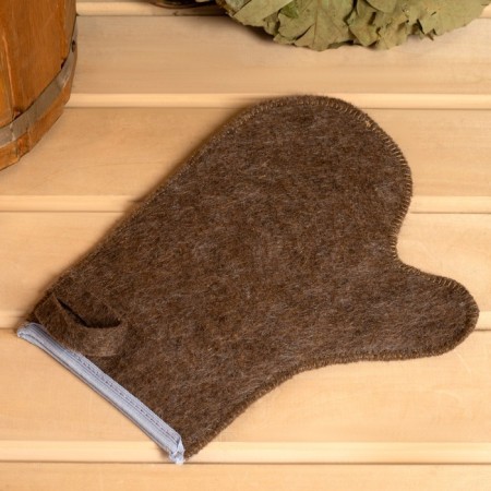 Set for a bathhouse 3 objects (rug, hat, mitten) with a colored tubler mix-4