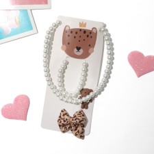 The kit of children's “chosen” 4 subjects: 2 hairpins, beads, bracelet, pearls, colored