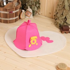 Set for a bath: a hat and a rug 