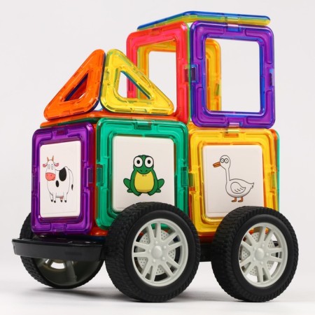 Magnetic designer "Blue Tractor", 39 parts
