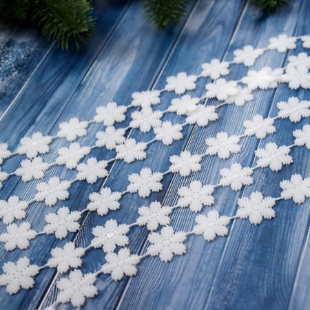 Beads for a Christmas tree 1.8 m "White snowflakes" white-1