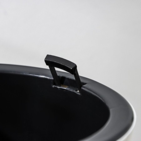 Kashpo for flowers with an insert “inspiration”, 4.5 l, the color is black and white-2