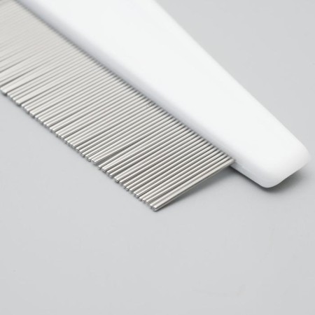 Comb with frequent teeth, 18 cm, plastic pen, white-2