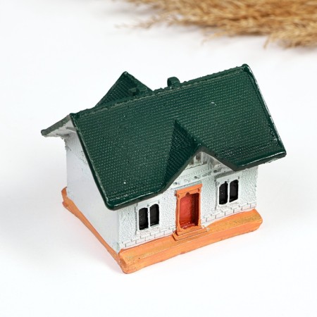 Figure "House" 7x8.5x6cm-3