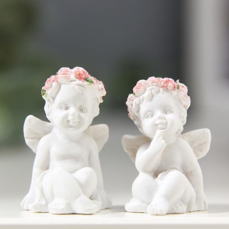 Souvenir Polystone "Angel Milashka" in a wreath of roses, mix, 3x2x2 cm-1