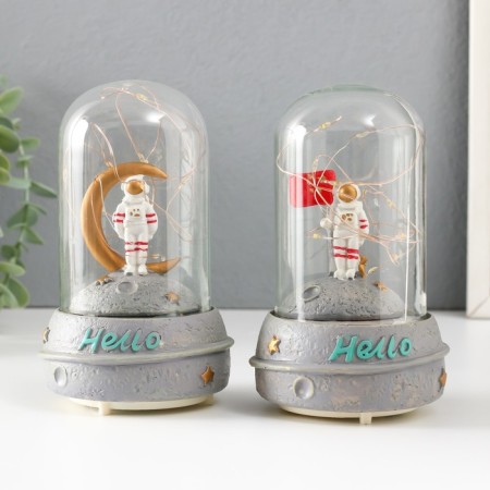 Souvenir Polystone Light "Cosmonaut on the Moon in the flask" Sound 2haaa 9x9x14.5 cm mix