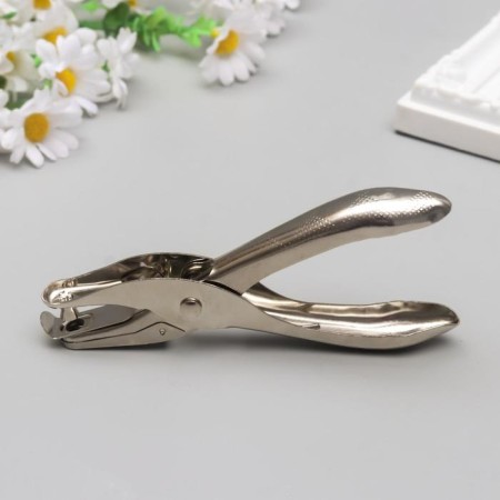Punch for eyelets, 12.7x5.5x1.5 cm