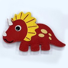 A set to create a toy made of felt 