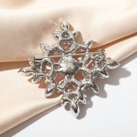 Brooch "Empress" rhombus, white-pink color in silver-1
