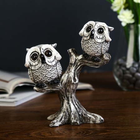 Polystone souvenir "Two small owls with big eyes on the tree" 16.5x14.5x6 cm