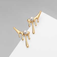 Earrings with pearls 