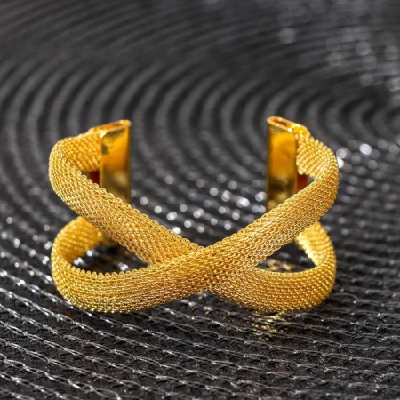 Ring for Napkin "Infinity", 5.5 × 3 × 4.5 cm, gold color