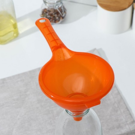 Funnel, d = 11 cm, length with a handle 22 cm, color mix-1