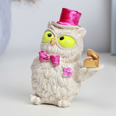 Figure "Filin with a ring" Beige, 8.5x5x7cm-1